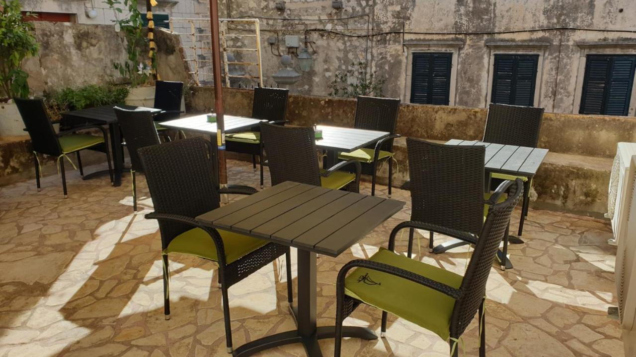 Placeta Apartments & Rooms ドゥブロブニク エクステリア 写真